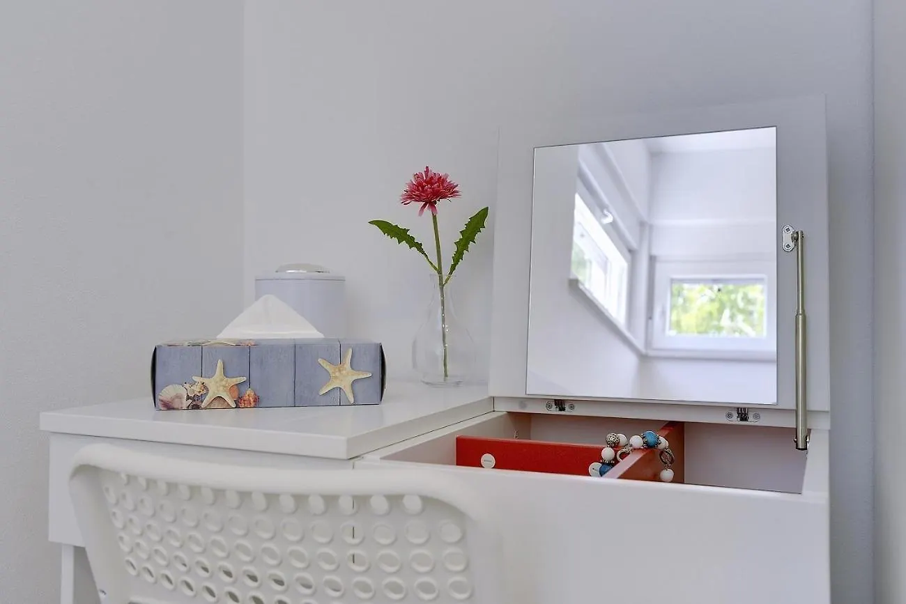 Gepflegtes Ferienhaus Mit Moderner Ausstattung, Parkplatz, Klima Fazana Holiday home