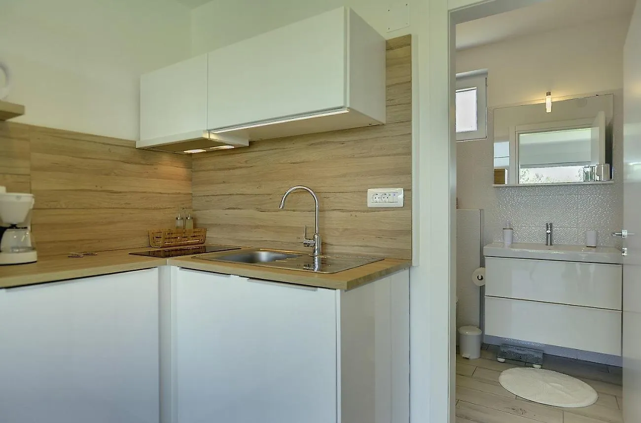 Gepflegtes Ferienhaus Mit Moderner Ausstattung, Parkplatz, Klima Fazana 0*,  Croatia