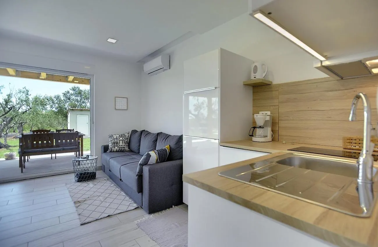 Holiday home Gepflegtes Ferienhaus Mit Moderner Ausstattung, Parkplatz, Klima Fazana Croatia