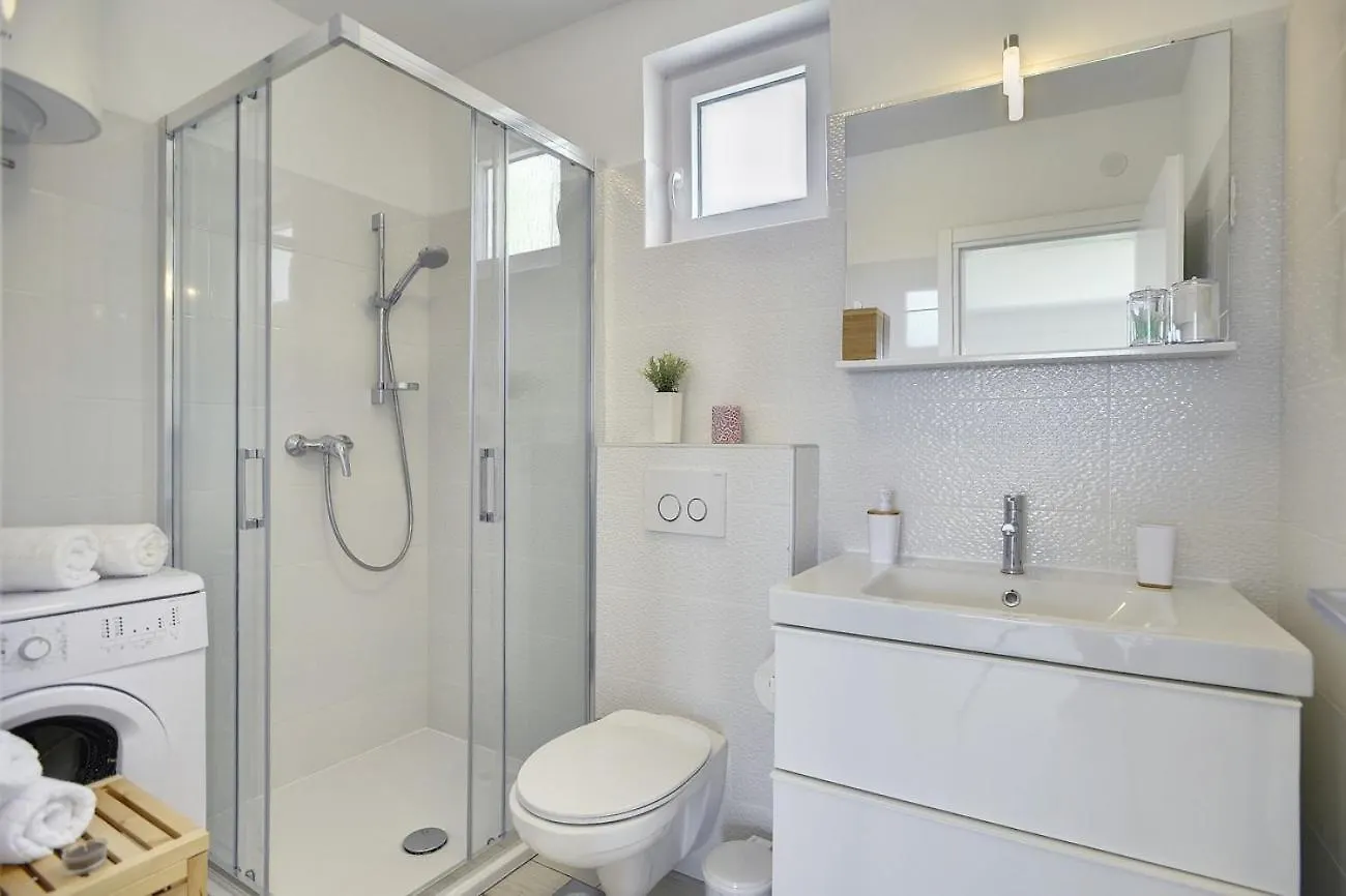 Gepflegtes Ferienhaus Mit Moderner Ausstattung, Parkplatz, Klima Fazana Holiday home