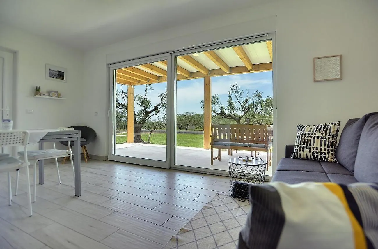 Holiday home Gepflegtes Ferienhaus Mit Moderner Ausstattung, Parkplatz, Klima Fazana